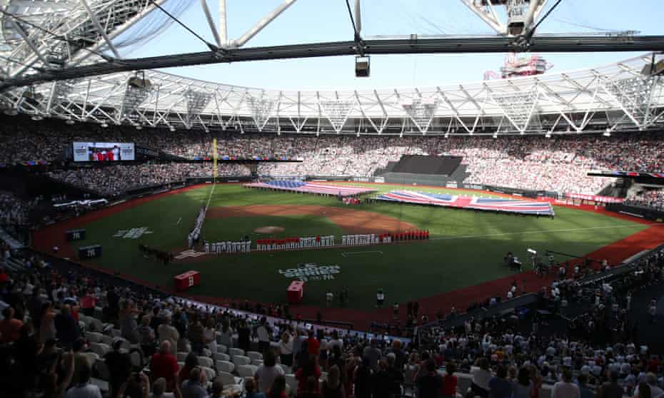 New York Yankees beat rivals Boston Red Sox 17-13 at the London Stadium in the first MLB game staged in the UK.