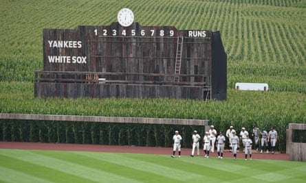 Field of Dreams: White Sox end game at famous field in dramatic Hollywood  fashion