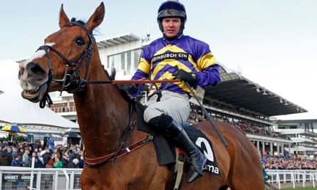 Corach Rambler setelah kemenangan dalam Ultima Handicap Chase di Cheltenham pada bulan Maret
