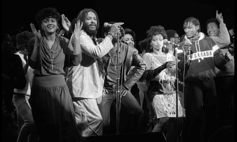 James Mtume performing with Mtume at London’s Hammersmith Odeon on January 27, 1985.