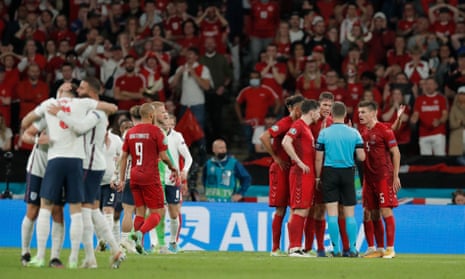 Reading FC supporters spot what Harry Kane did after England goal