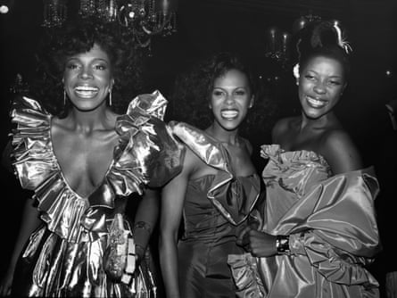 Sheryl Lee Ralph alrededor de 1981 con Deborah Burrell y Loretta Devine, miembros de Broadway Dream Girls