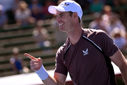 Andy Murray celebrates after beating Dominic Thiem
