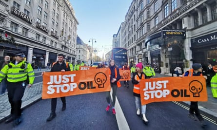Just Stop Oil activists face new penalties if they obstruct M25 motorway | Just Stop Oil