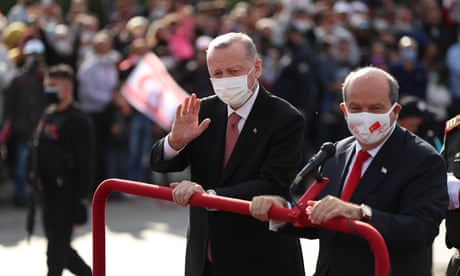 Ο Τούρκος πρόεδρος Ρετζέπ Ταγίπ Ερντογάν και ο Τούρκος πρόεδρος της Κύπρου Ερσίν Τατάρ.