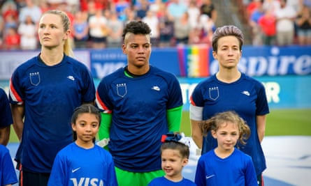 Megan Rapinoe Marshals Us Women S Soccer Protest As Equal Pay Rift Escalates Usa Women S Football Team The Guardian
