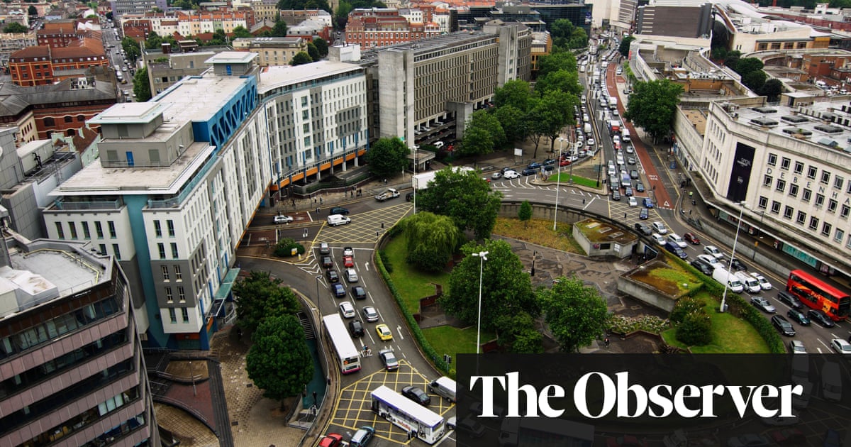 Bristol's low-traffic scheme stalls as row over Ulez spreads from London
