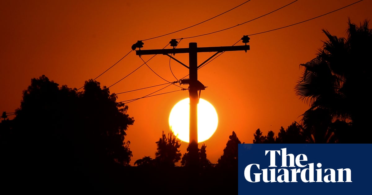 More than 100m Americans urged to stay indoors amid extreme heat