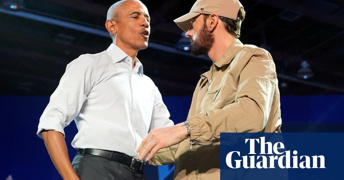 Barack Obama performs Eminem’s Lose Yourself at Detroit rally, exclaiming ‘There’s mess on my sweater already!’ Barack Obama performs Eminem’s Lose Yourself at Detroit rally, exclaiming ‘There’s mess on my sweater already!’