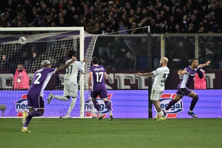 Fiorentina's Cher N'Dour (right) wheels distant aft scoring nan equaliser for Fiorentina successful nan 1-1 tie pinch Inter.