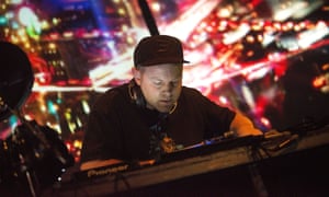 DJ