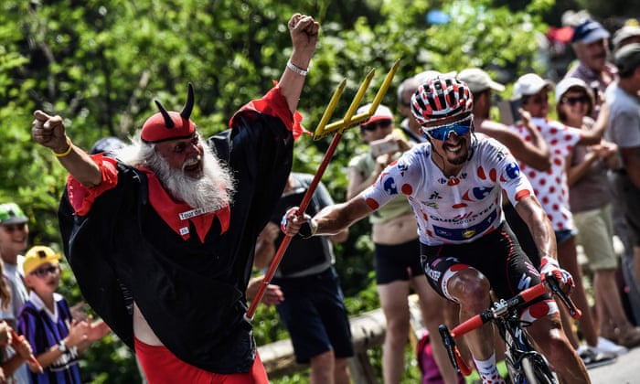 Tour de France 2022: stage 17 – live updates! | Tour de France 1 Alaphilippe is on the right, by the way.