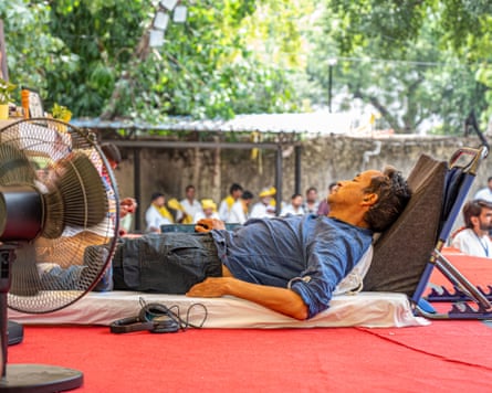 Wangchuk in Jantar Mantar, with crowds of people queuing to visit, 14 July