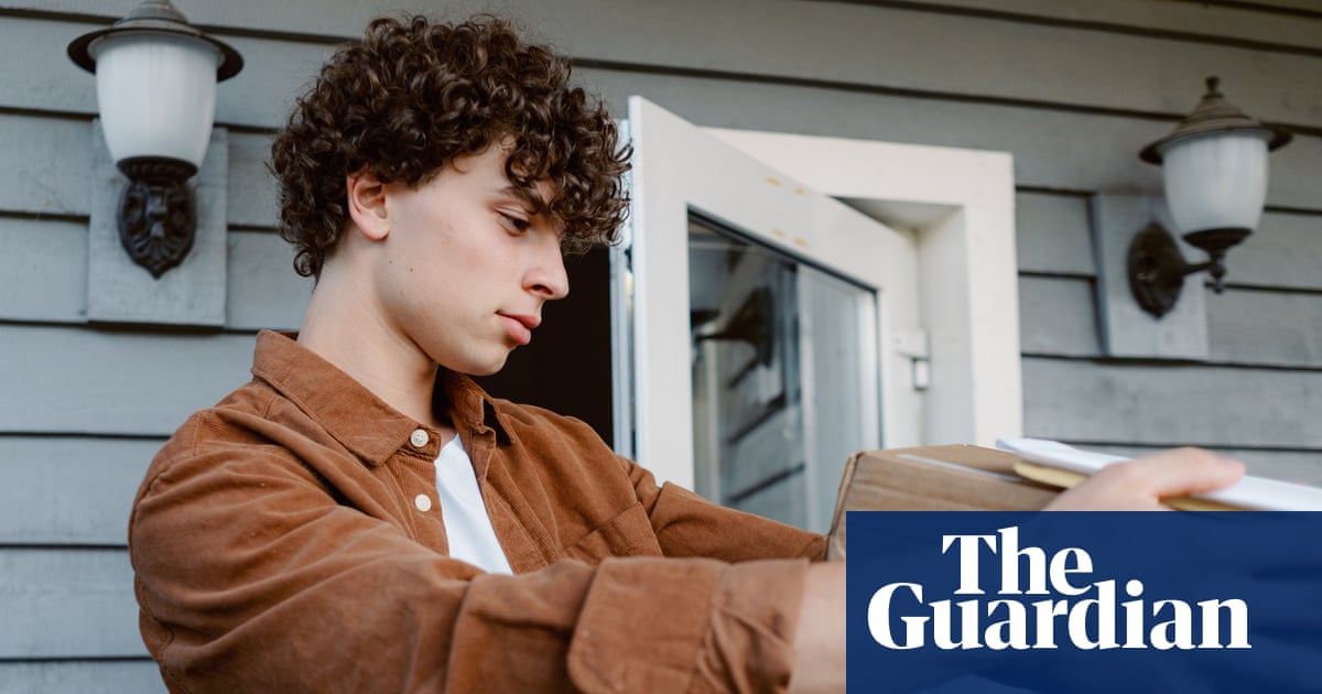 Oplichtingsfraude: Britten moeten oppassen voor mysterieuze pakketjes, want nieuwe oplichting vliegt | Oplichting