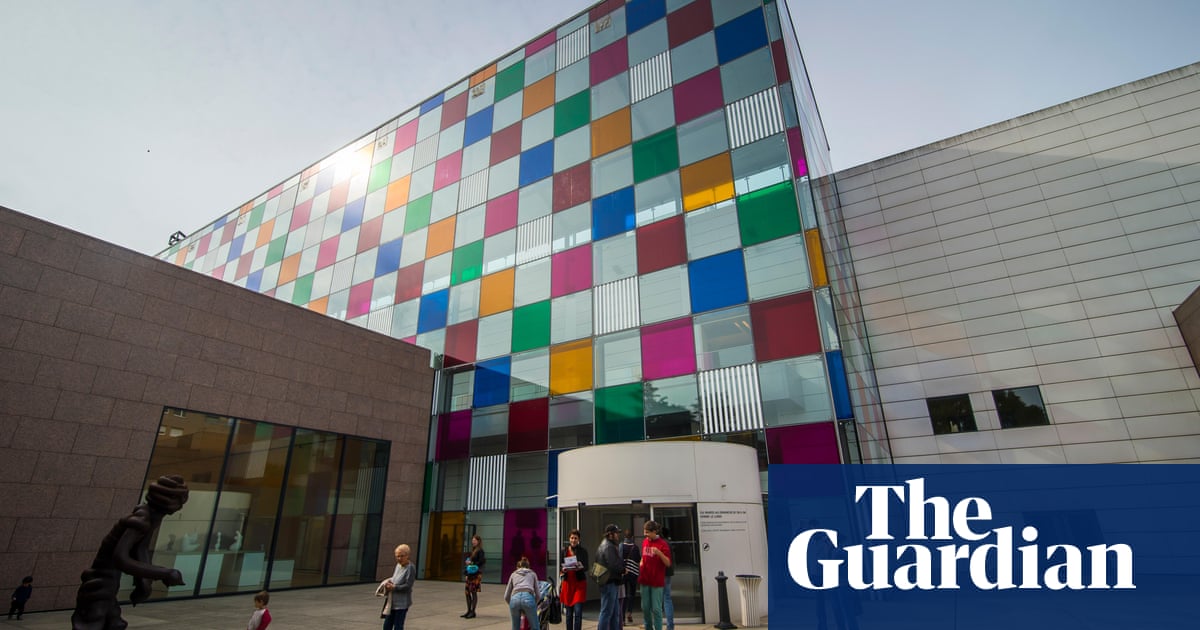 Първото биенале на изкуството в Малта преустроеният квартал Карлсберг в