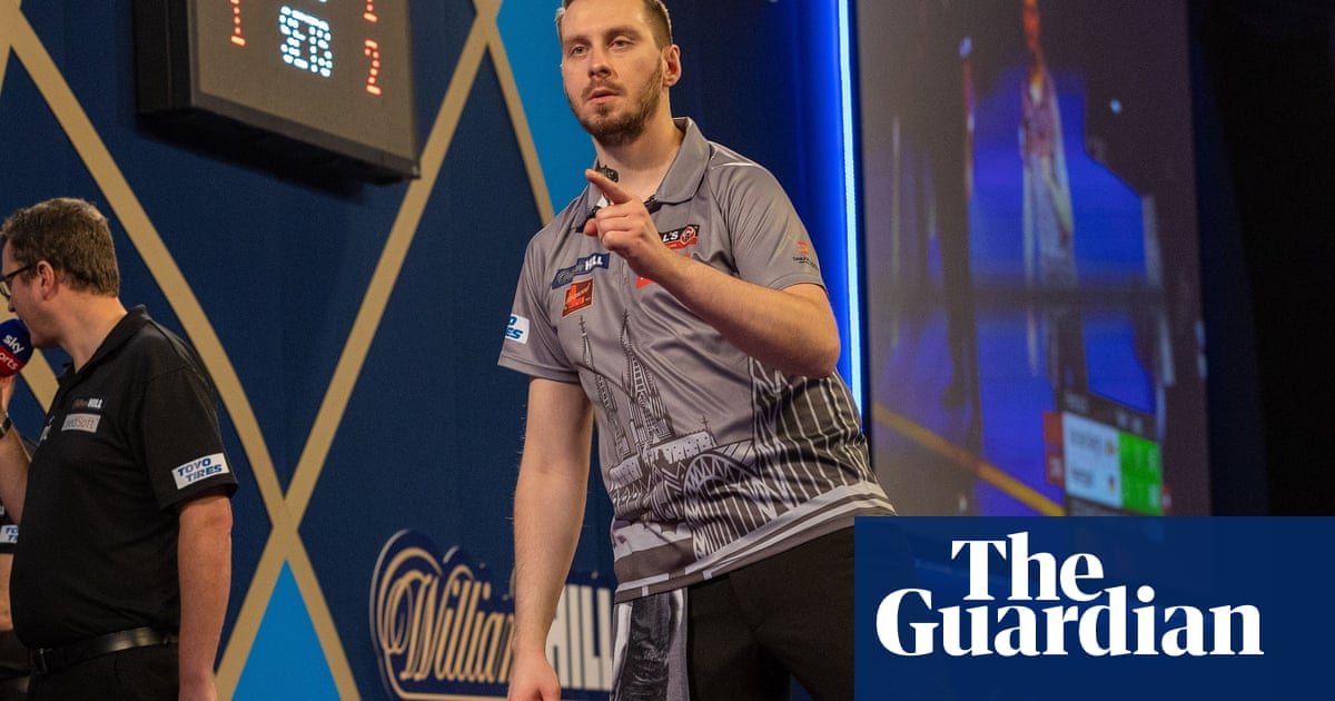 Debutant Hempel shocks Van den Bergh at PDC world championships