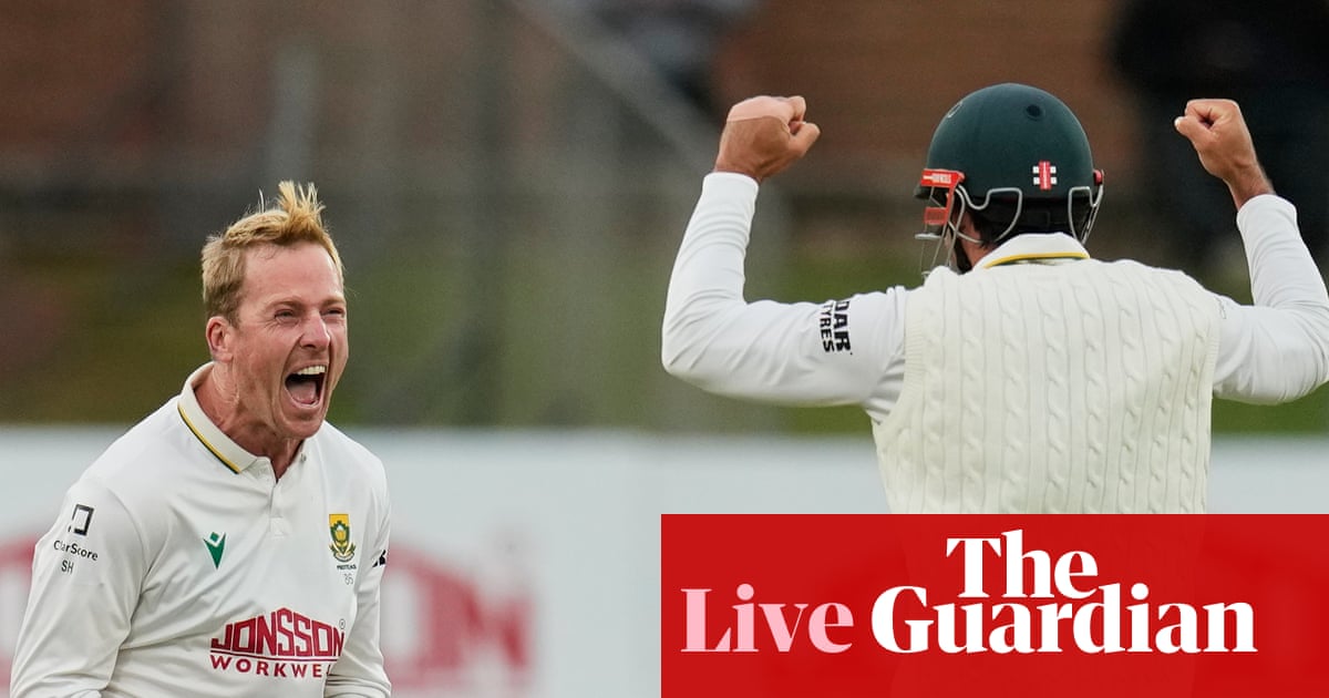 South Africa seize control as Australia face final-day fight after 13-wicket collapse