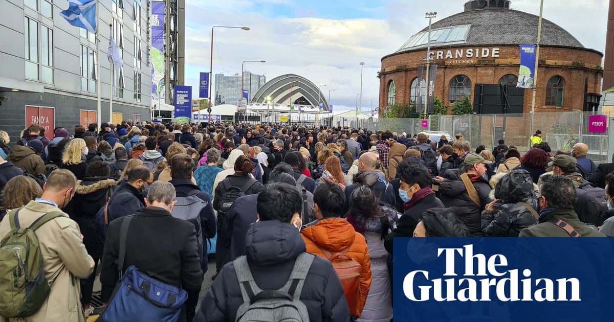 UK given ‘Fossil of the Day’ award after Cop26 queues and access issues