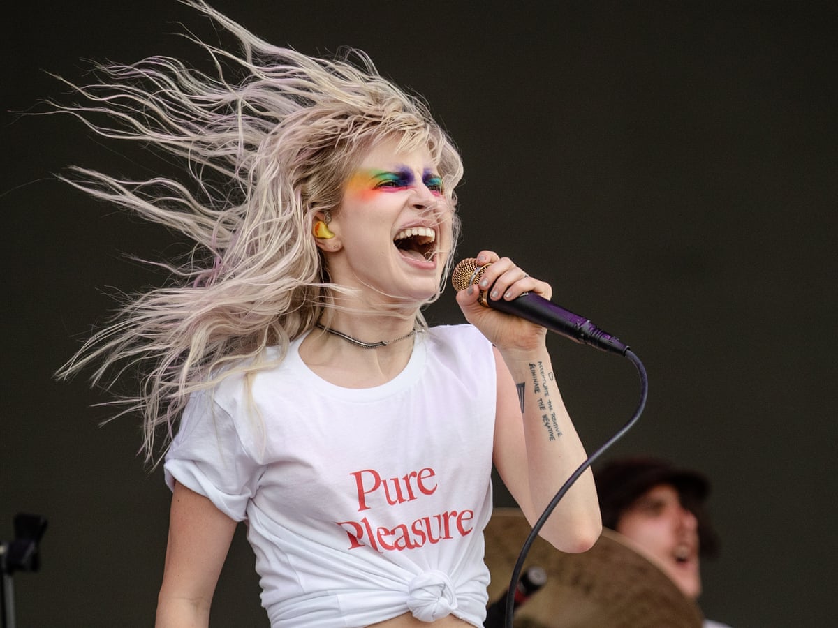 Hayley Williams Still Into You Live