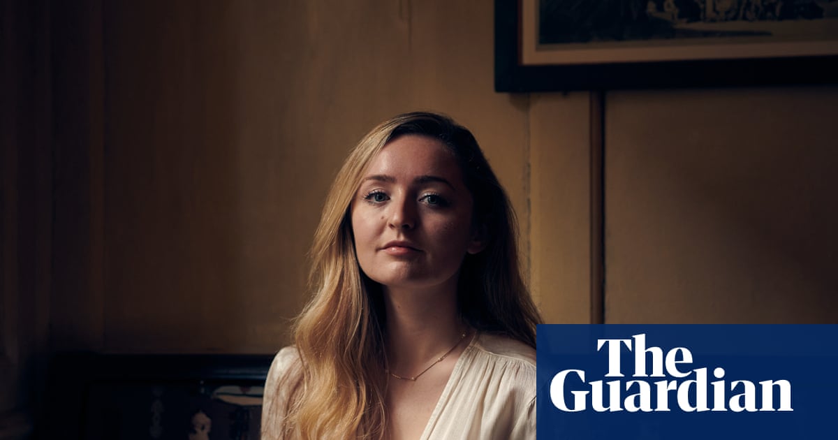 Lucy Steeds 'The Artist' Book Cover