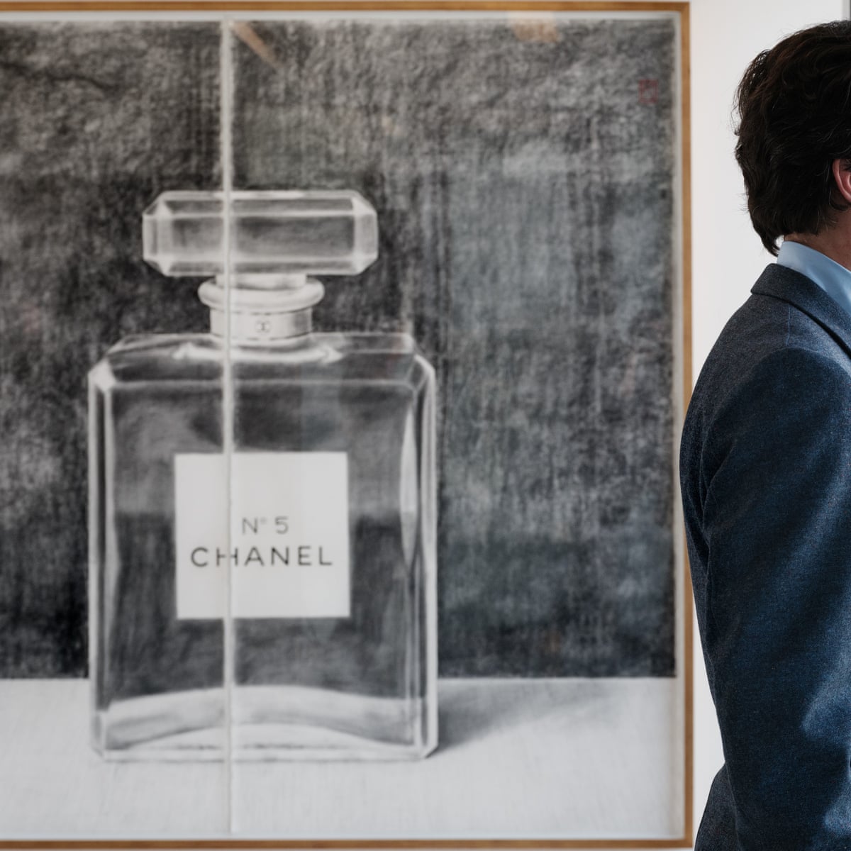Smell Of Success How Chanel No 5 Gained A Sprinkling Of Stardust Chanel The Guardian Smell Of Success How Chanel No 5 Gained A Sprinkling Of Stardust Chanel The Guardian