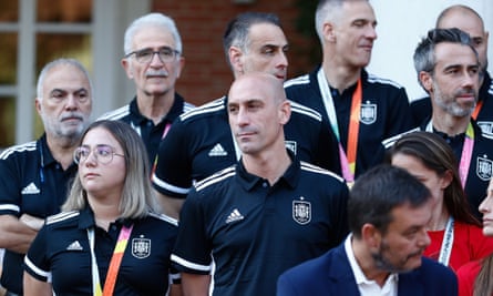 Fifa to investigate Spanish FA head Luis Rubiales over World Cup final kiss | Fifa 5 Luis Rubiales is pictured alongside Spain staff and players at their meeting with the prime minister on Monday.