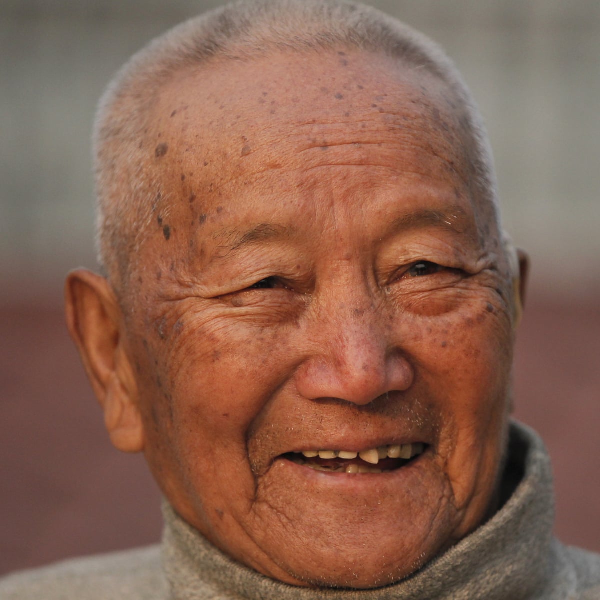 Mountaineer 85 Dies Attempting To Reclaim Title Of Oldest To Climb Everest Mount Everest The Guardian