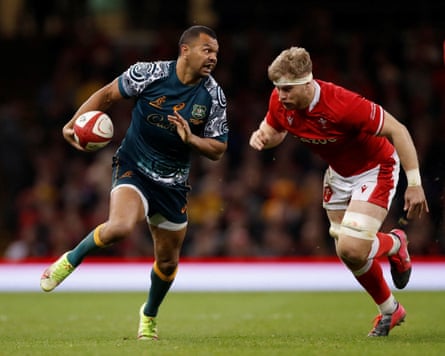 Kurtley Beale runs the ball for the Wallabies against Wales in 2021.