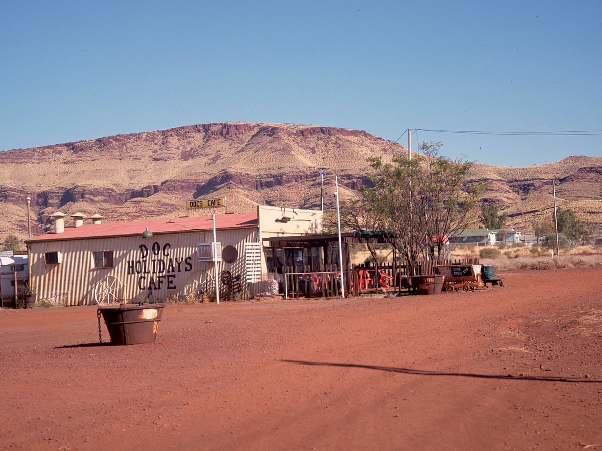 Where is better than here?' Last six residents of Wittenoom resist efforts to close asbestos mining town | Western Australia | The Guardian