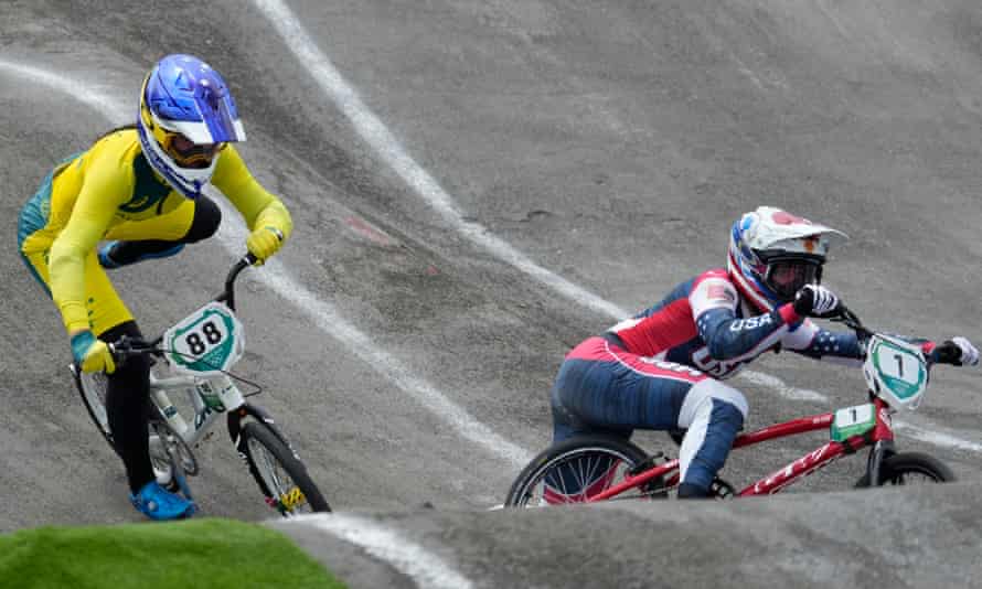Saya Sakakibara collides with Alise Willoughby of the USA.