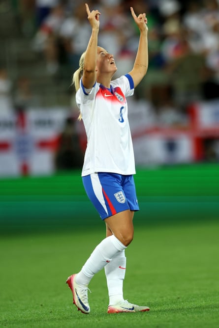 Beth Mead commemorates her mother, June, after scoring England’s fifth