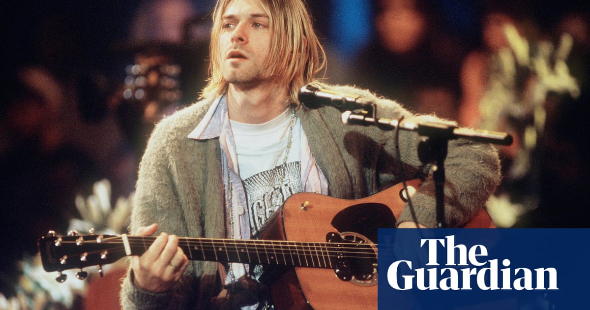 Kurt Cobain Mtv Unplugged In New York Guitar Sells For 6m Kurt Cobain The Guardian