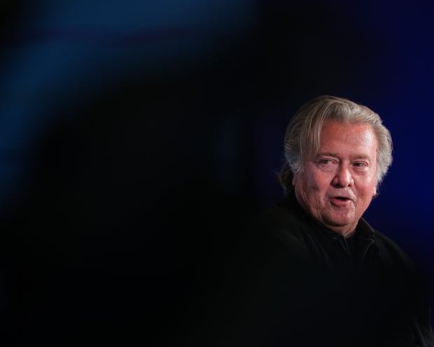 Según muestran los mensajes de texto, Steve Bannon asesoró durante años a Jeffrey Epstein sobre cómo rehabilitar su reputación. Según muestran los mensajes de texto, Steve Bannon asesoró durante años a Jeffrey Epstein sobre cómo rehabilitar su reputación.