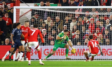 Emiliano Martínez pulled off an incredible one-handed save from Nicolás Domínguez’s effort just before Aston Villa took the lead.