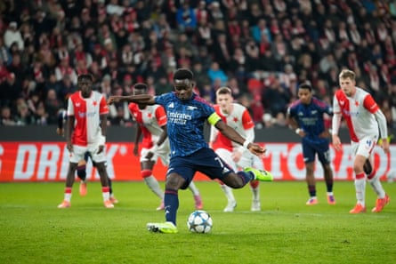 Bukayo Saka scores from the penalty spot in the first half against Slavia Prague