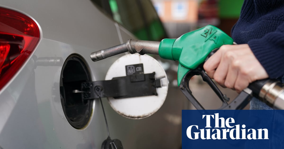 UK inflation in surprise fall to 6.7% despite rise in fuel prices