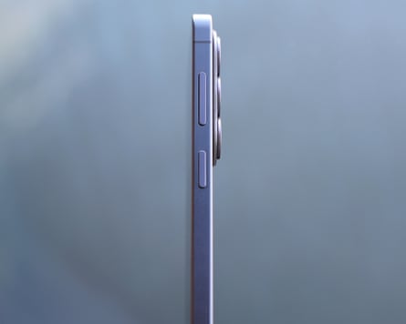 The power and volume buttons of the Samsung Galaxy S26.
