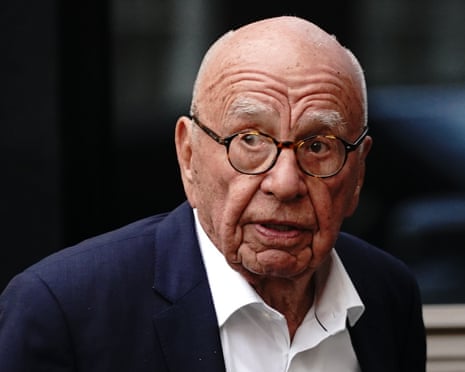 Rupert Murdoch wearing a suit