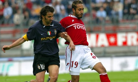 Al-Saadi Gaddafi takes on Alessandro Del Piero during Perugia’s 1-0 win over Juventus.