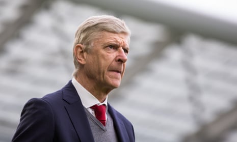Arsenal manager Arsène Wenger insists he is the man to revive the club's form after his side lost to Brighton 2-1 on Sunday.&nbsp;