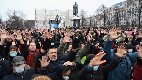 Thousands rally across Russia to call for Navalny's release – video 