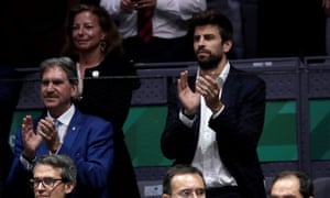 Gerard Piqué, el futbolista de Barcelona (derecha), tiene planes para el futuro de la Copa Davis.