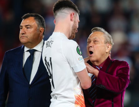 David Sullivan congratulates Declan Rice on the football pitch