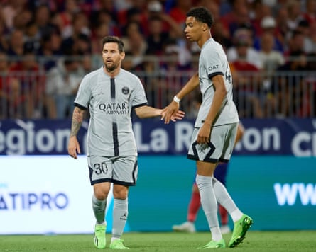 Hugo Ekitiké and Lionel Messi during their time together at Paris Saint-Germain in 2022