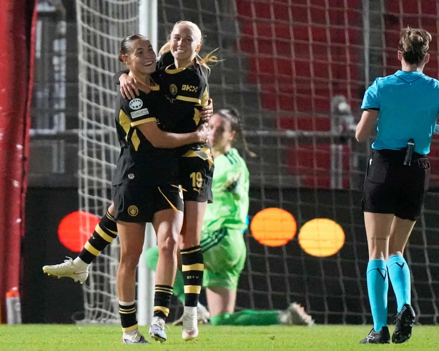 Mead scores controversial goal