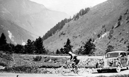 Berrendero climbing the Col du Tourmalet in the 1937 Tour de France.