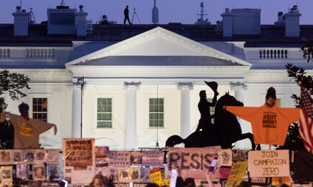 The White House at dusk on 03 November 2020.