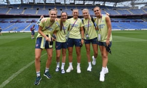 Arsenal v PSG Women's Champions League quarterfinal – live