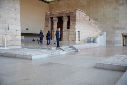 Bringley outside The Temple of Dendur.