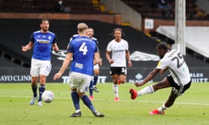 Josh Onomah fires in Fulham’s late winner.